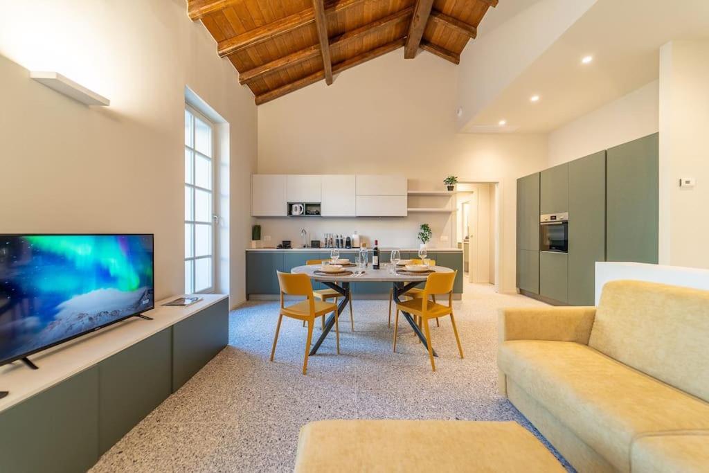 Apartament Elegante Loft A 200 A Metri Dal Duomo Como Zewnętrze zdjęcie