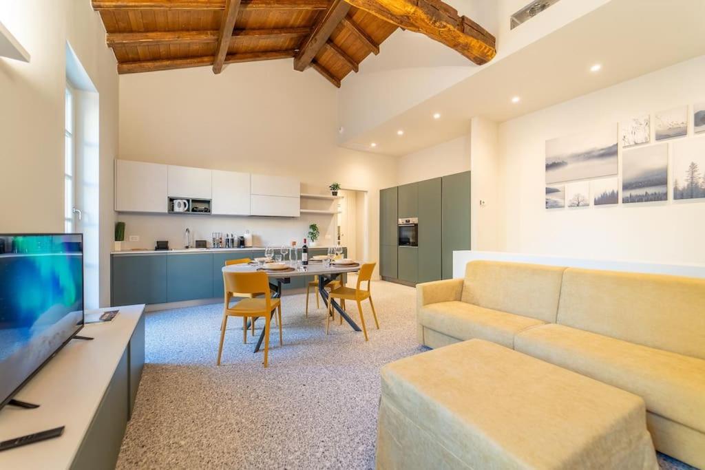 Apartament Elegante Loft A 200 A Metri Dal Duomo Como Zewnętrze zdjęcie