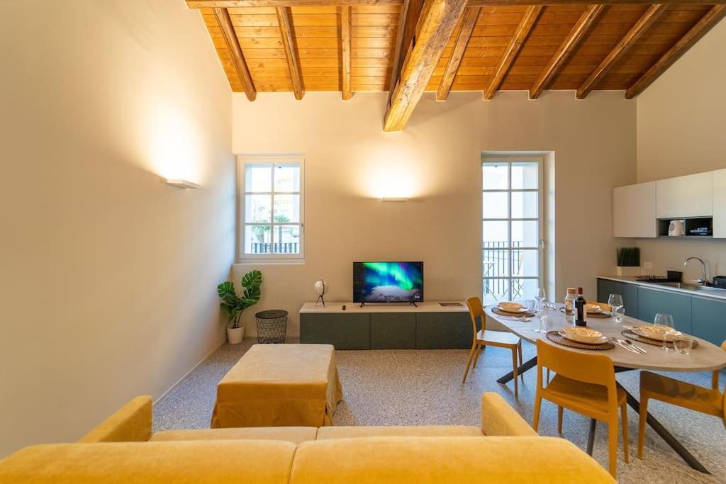 Apartament Elegante Loft A 200 A Metri Dal Duomo Como Zewnętrze zdjęcie